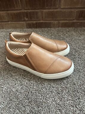 Taos Twin Gore Lux Leather Slip On Sneakers Caramel Tan Chic Boho Minimalist 10